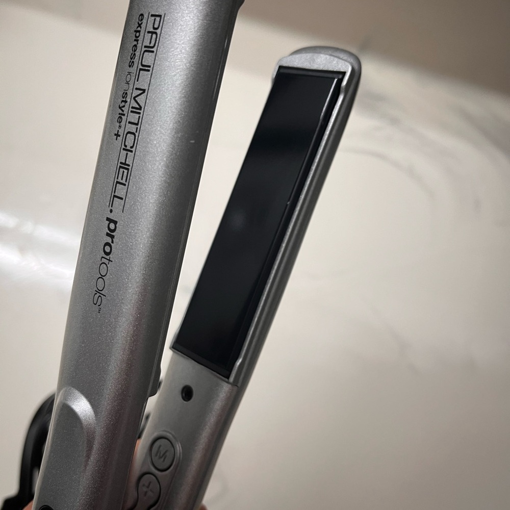 Paul Mitchell straightener - Picture 4 of 4